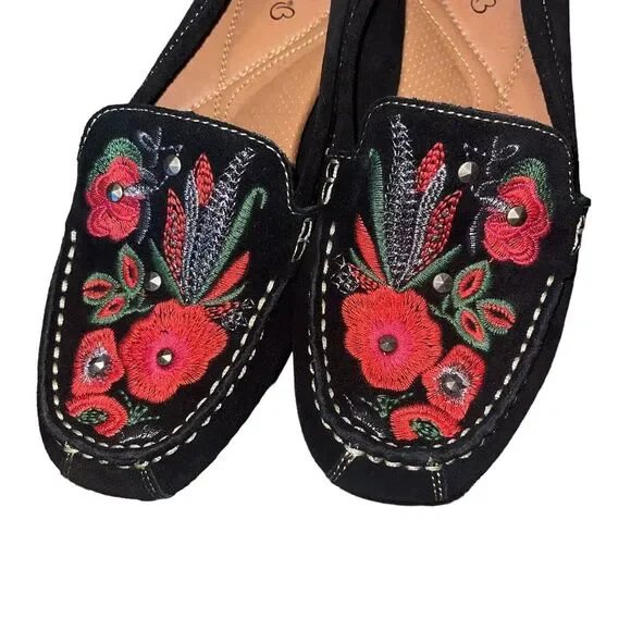 BareTraps Black Flats with Red Floral Embroidery - Picture 7 of 8